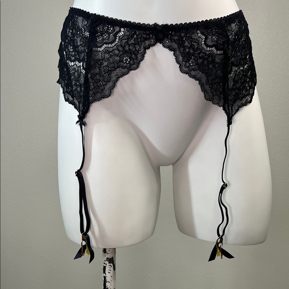 Victoria's Secret Other - Victoria's Secret Black Dream Angels Lace Garter Belt M/L